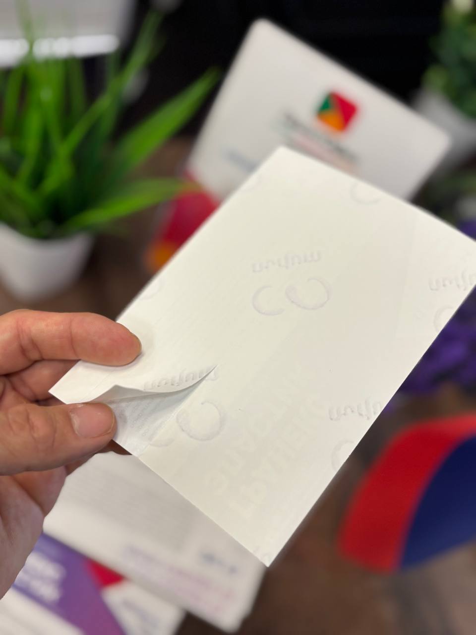 Наклейка на вашу продукцию